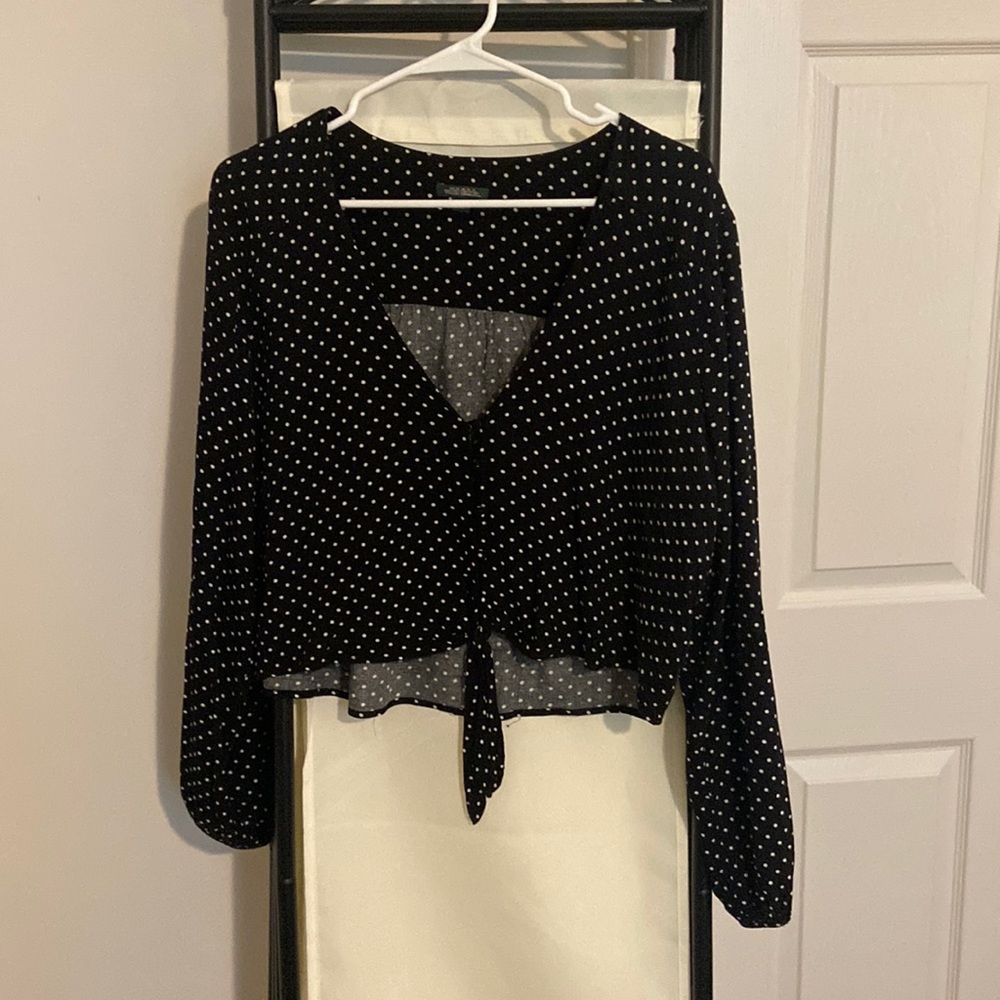 black and white polka dot long sleeve crop top
